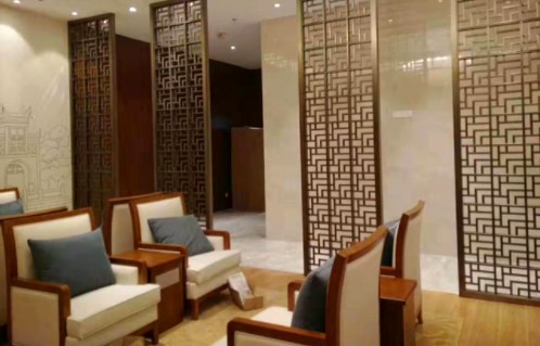 酒店不銹鋼屏風(fēng)安裝應(yīng)該注意什么？